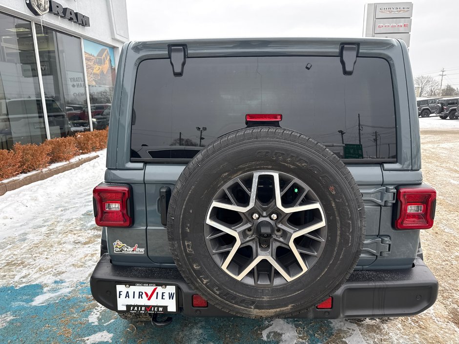 2024 Jeep Wrangler Sahara Two sets of tires and rims winter rims and tires are on