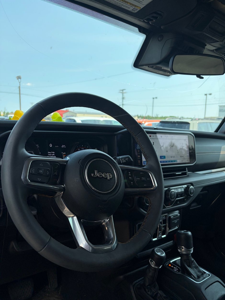 2024 Jeep WRANGLER SAHARA