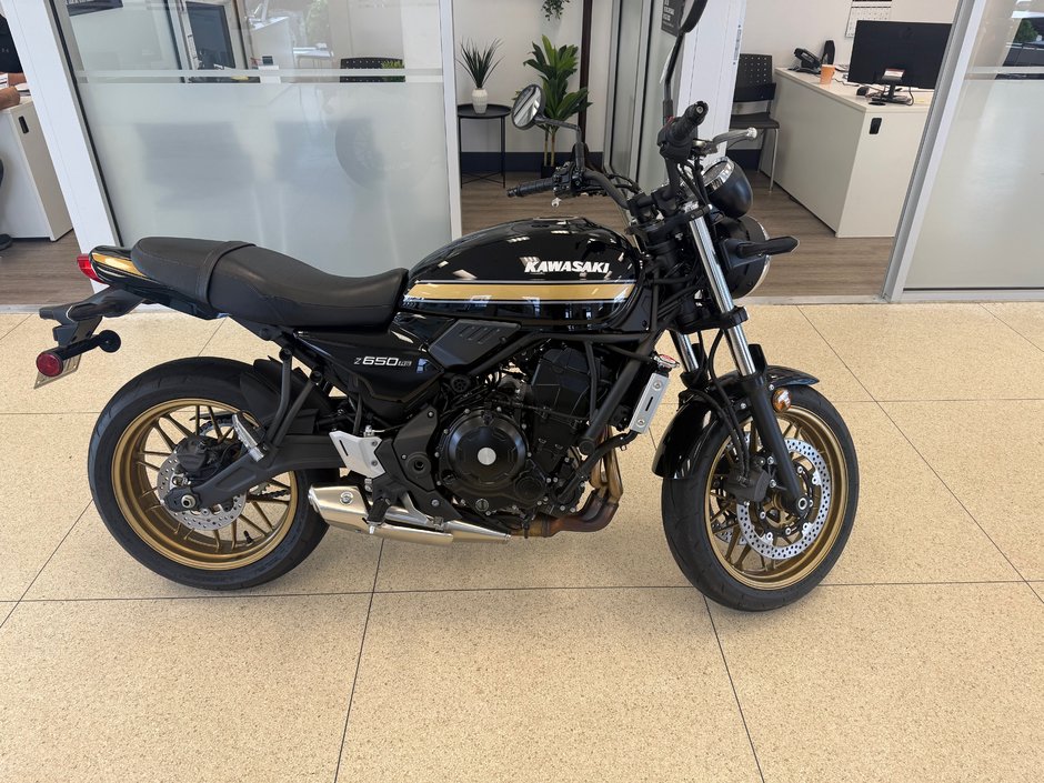 Kawasaki Z650 Z-650 2025