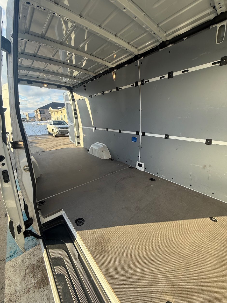 2024 Mercedes-Benz SPRINTER CARGO VAN BASE DIESEL!