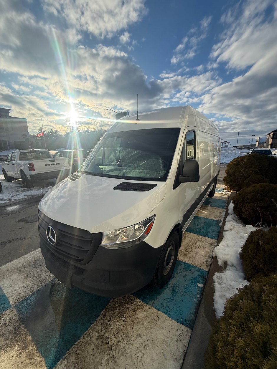 2024 Mercedes-Benz SPRINTER CARGO VAN BASE DIESEL!