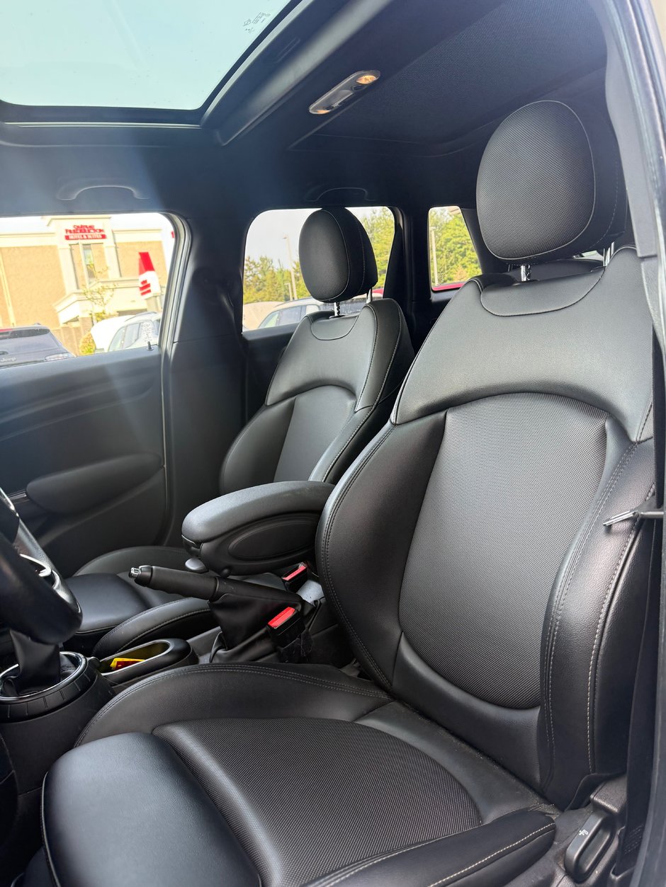 MINI Cooper Hardtop 5 Door BASE 2016
