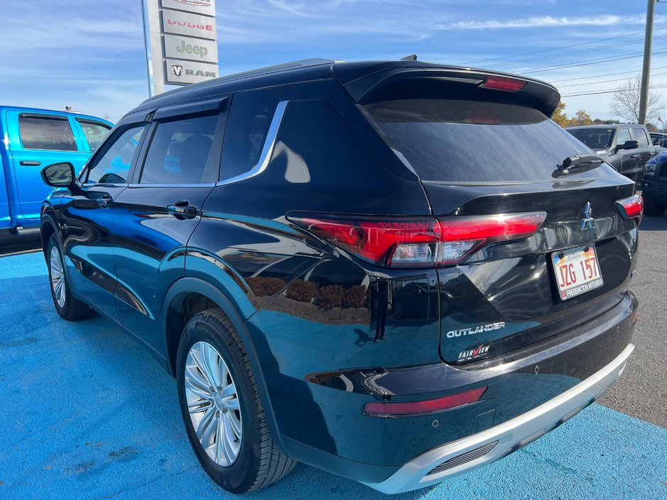 2022 Mitsubishi Outlander  Seven passenger loaded with sunroof, heated seats, etc.