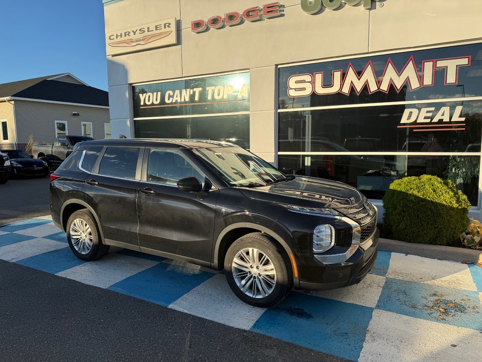 2022 Mitsubishi OUTLANDER ES
