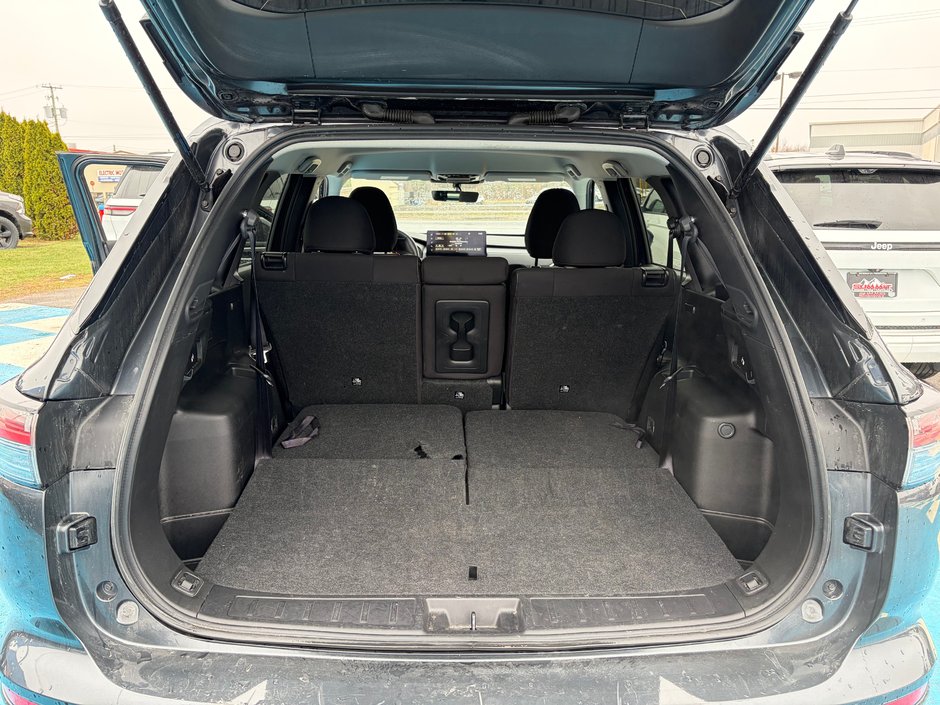 2025 Mitsubishi OUTLANDER ES