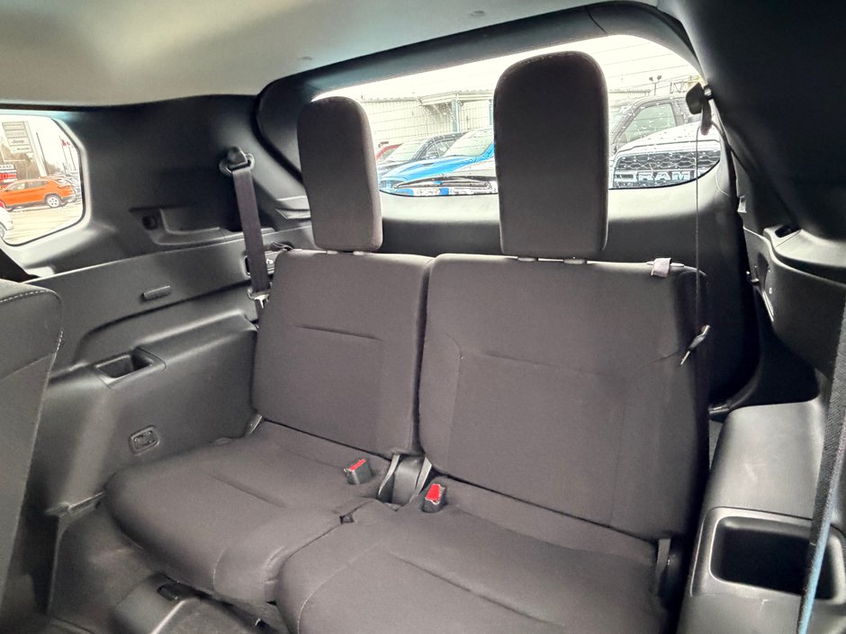 2025 Mitsubishi OUTLANDER ES