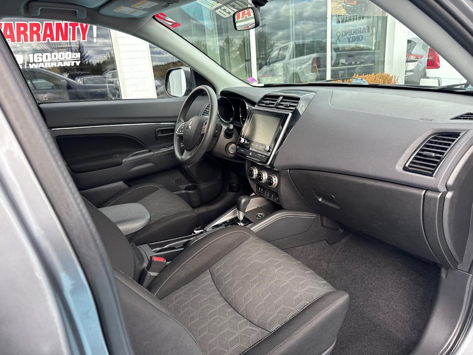 2021 Mitsubishi RVR ES