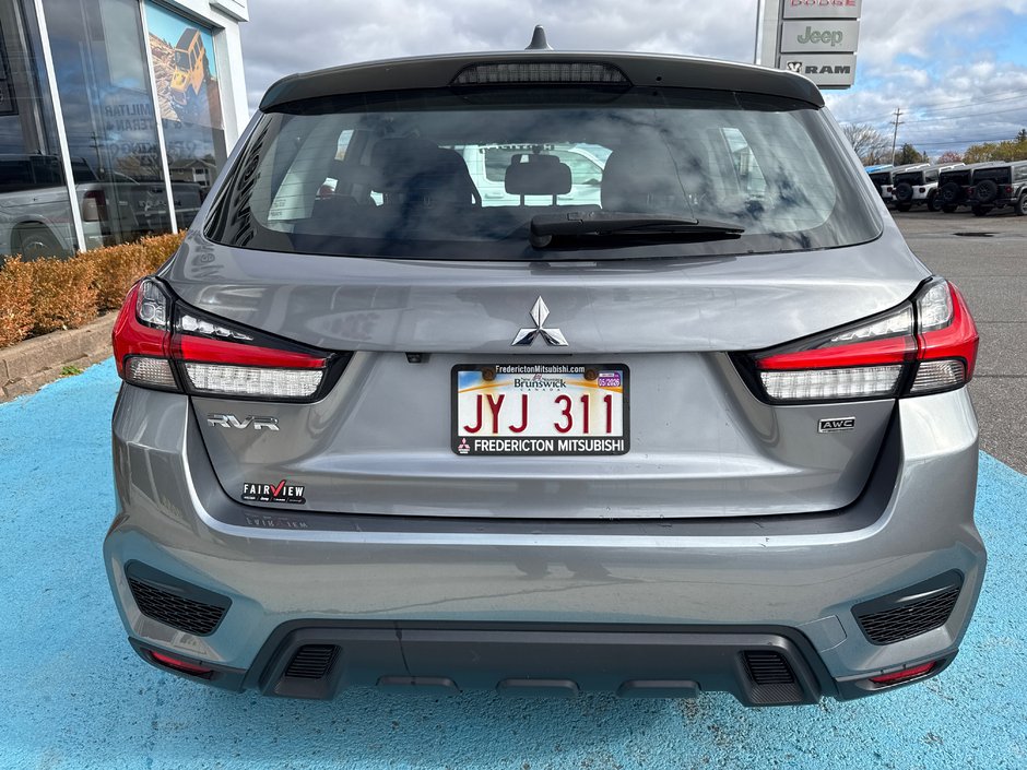 2021 Mitsubishi RVR ES