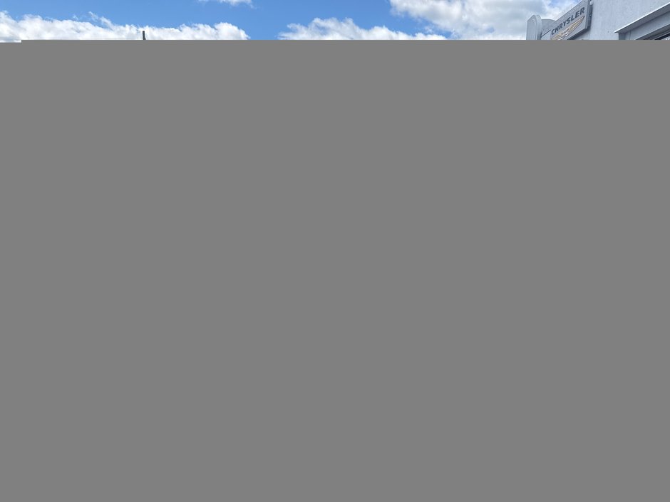 2010 Nissan 370Z Touring Showroom condition NEW MVI