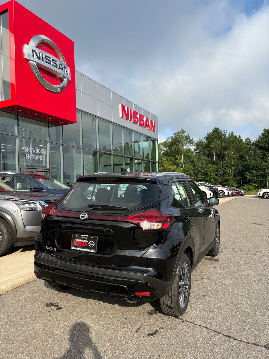 2025 Nissan Kicks Play SV