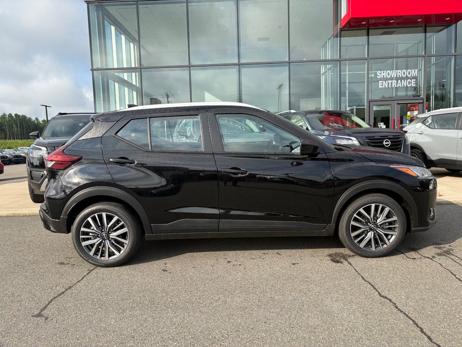 2025 Nissan Kicks Play SV