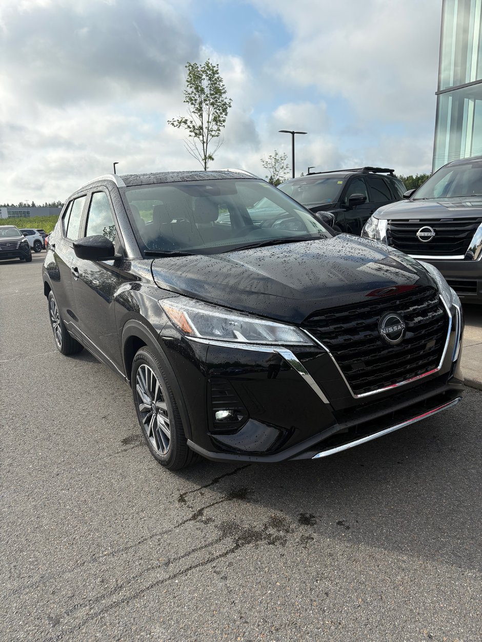 2025 Nissan Kicks Play SV