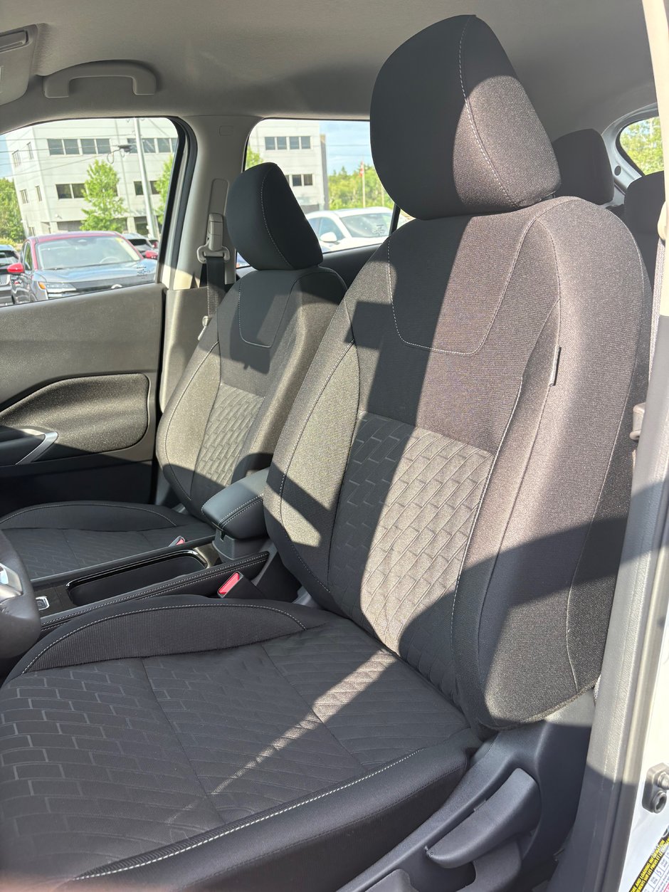 2025 Nissan Kicks Play SV