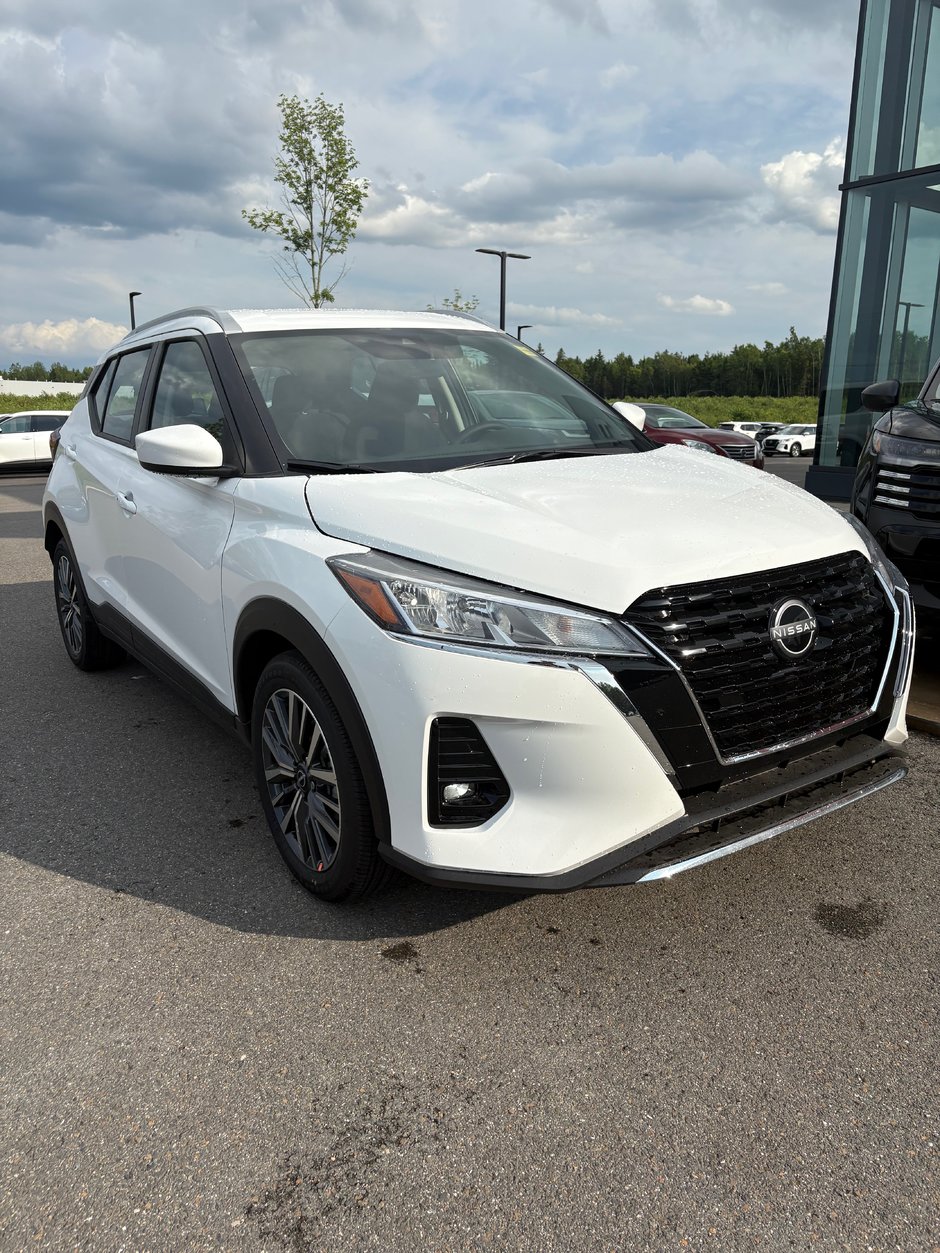 2025 Nissan Kicks Play SV