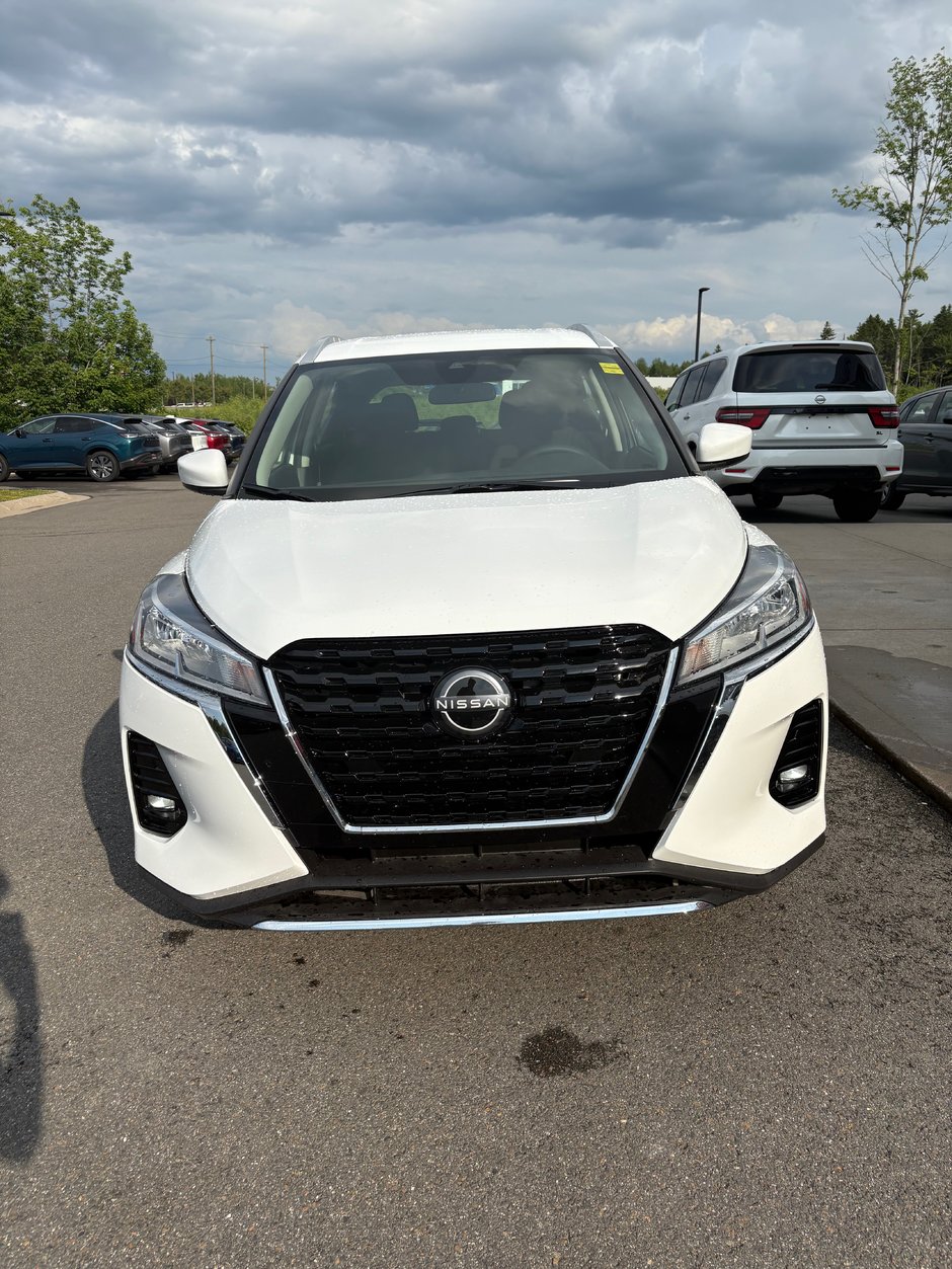 2025 Nissan Kicks Play SV