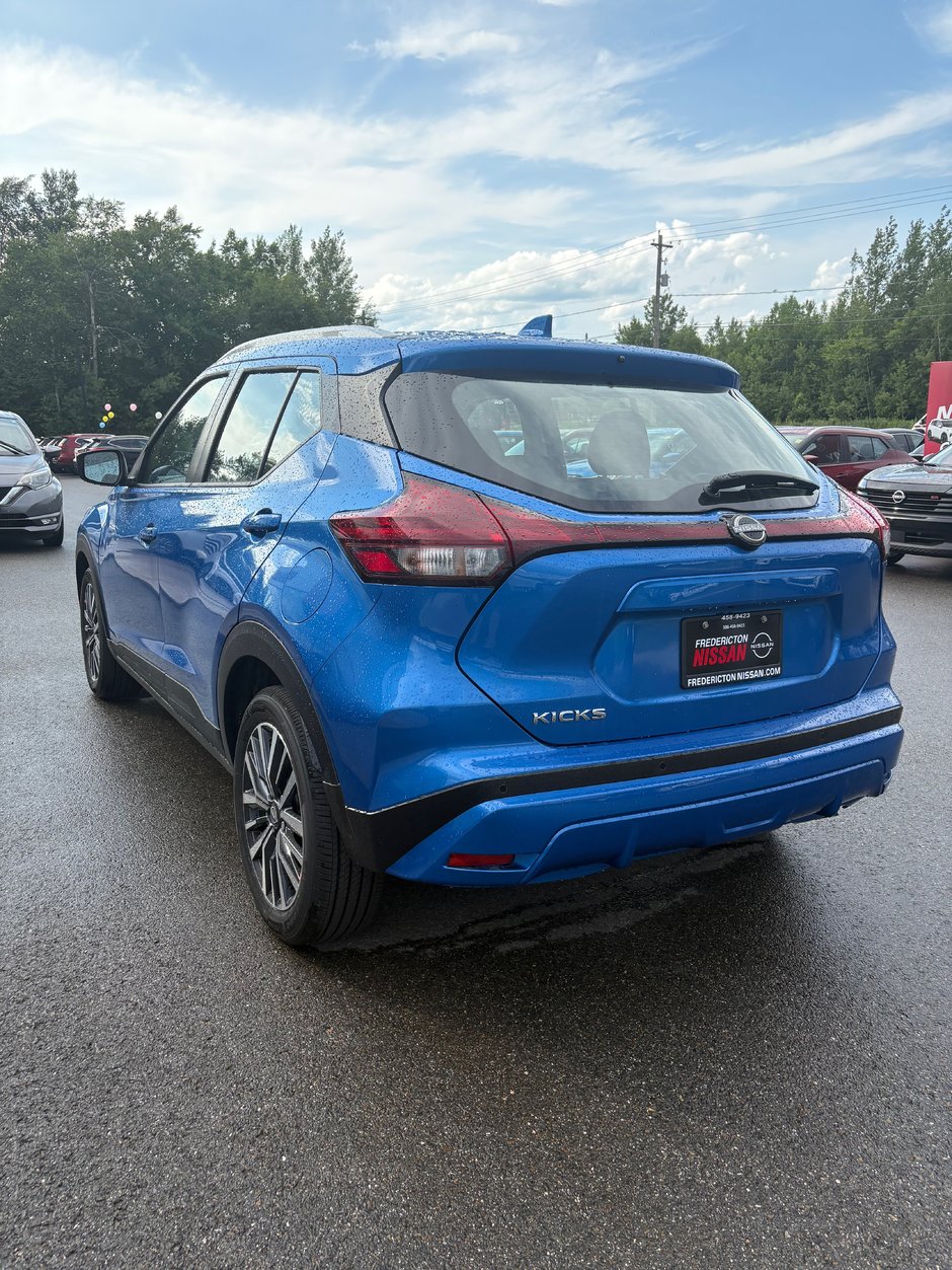 2025 Nissan Kicks Play SV