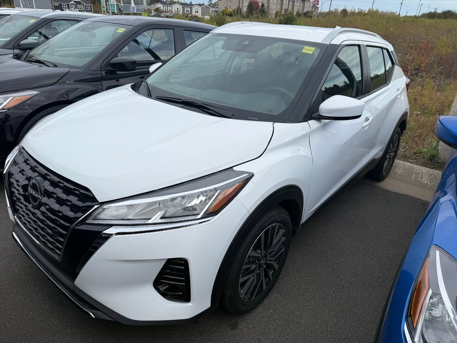 2025 Nissan Kicks Play SV