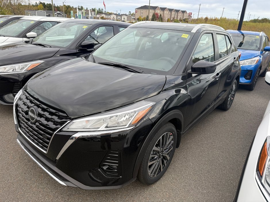2025 Nissan Kicks Play SV