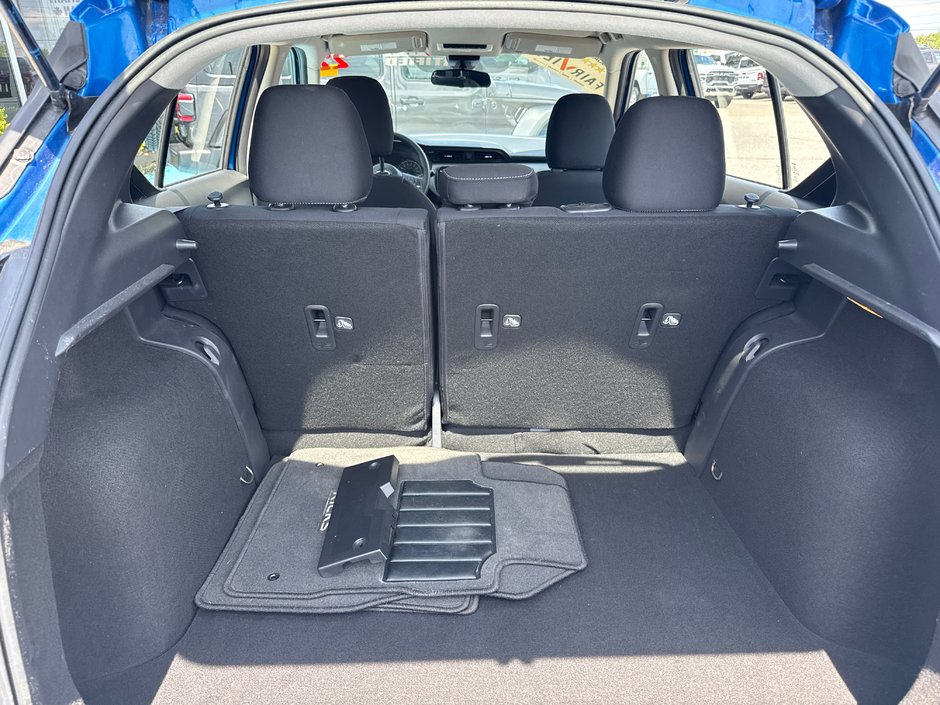 2022 Nissan Kicks SV