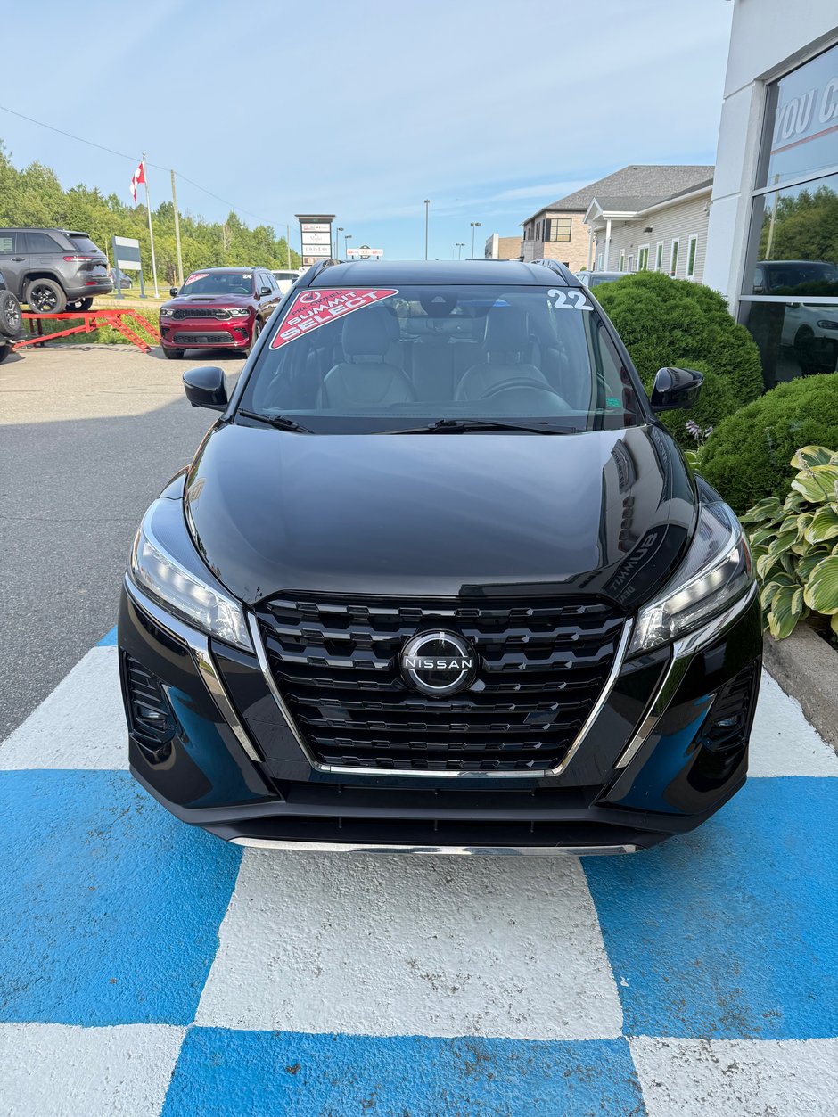 2022 Nissan Kicks SR