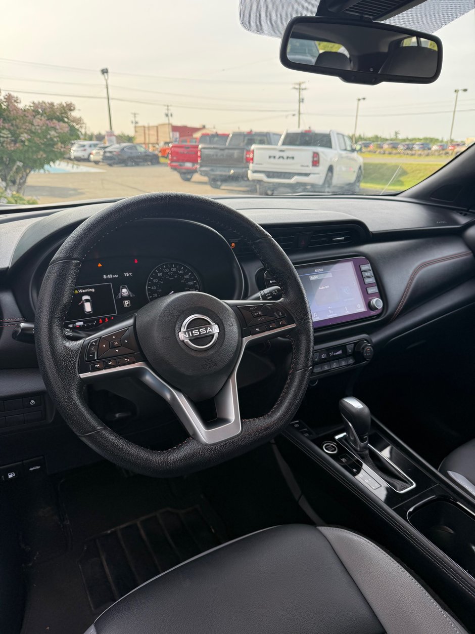 2022 Nissan Kicks SR