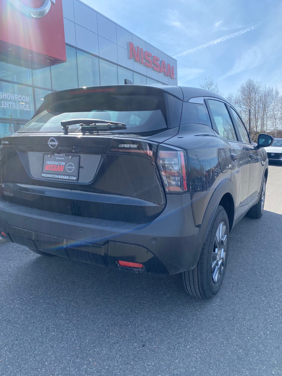 2025 Nissan Kicks S