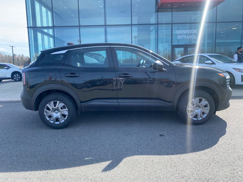 2025 Nissan Kicks S