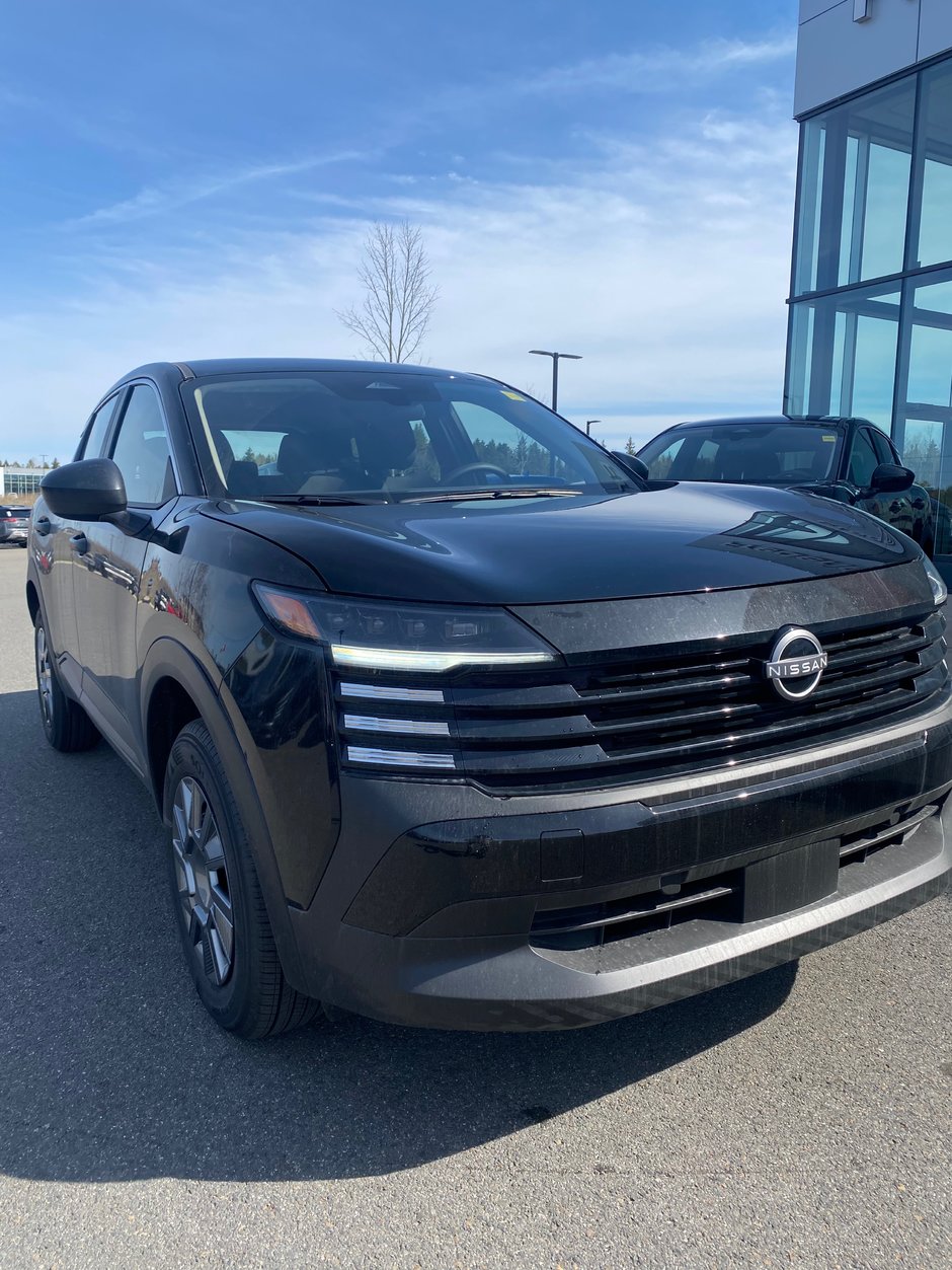 2025 Nissan Kicks S
