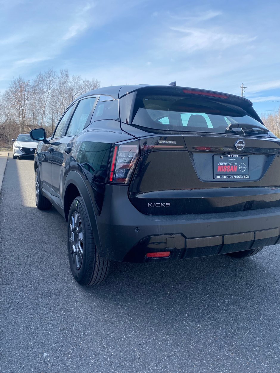 2025 Nissan Kicks S