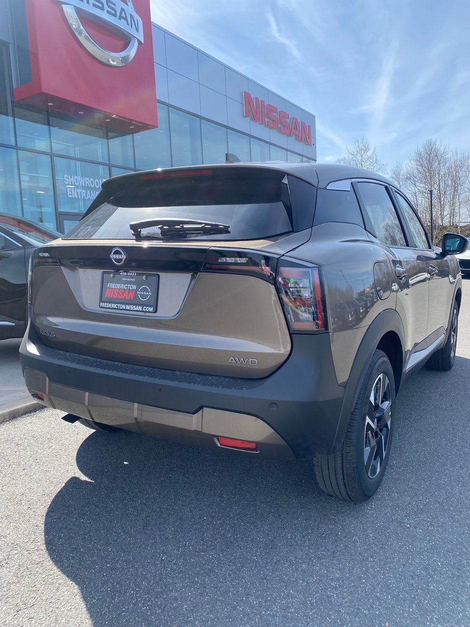 2025 Nissan Kicks SV