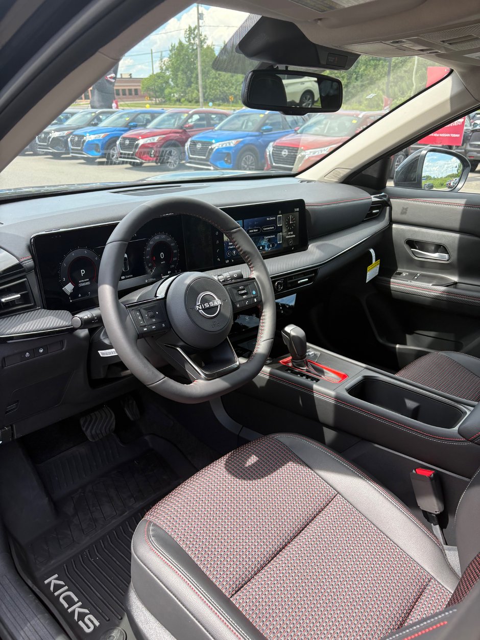 2025 Nissan Kicks SR