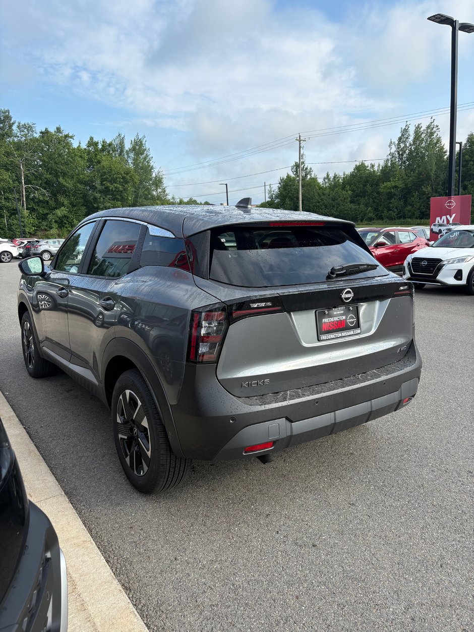 2025 Nissan Kicks SV