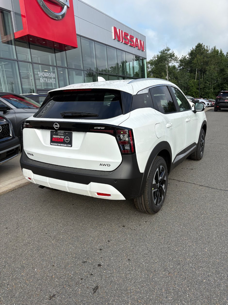 2025 Nissan Kicks SV