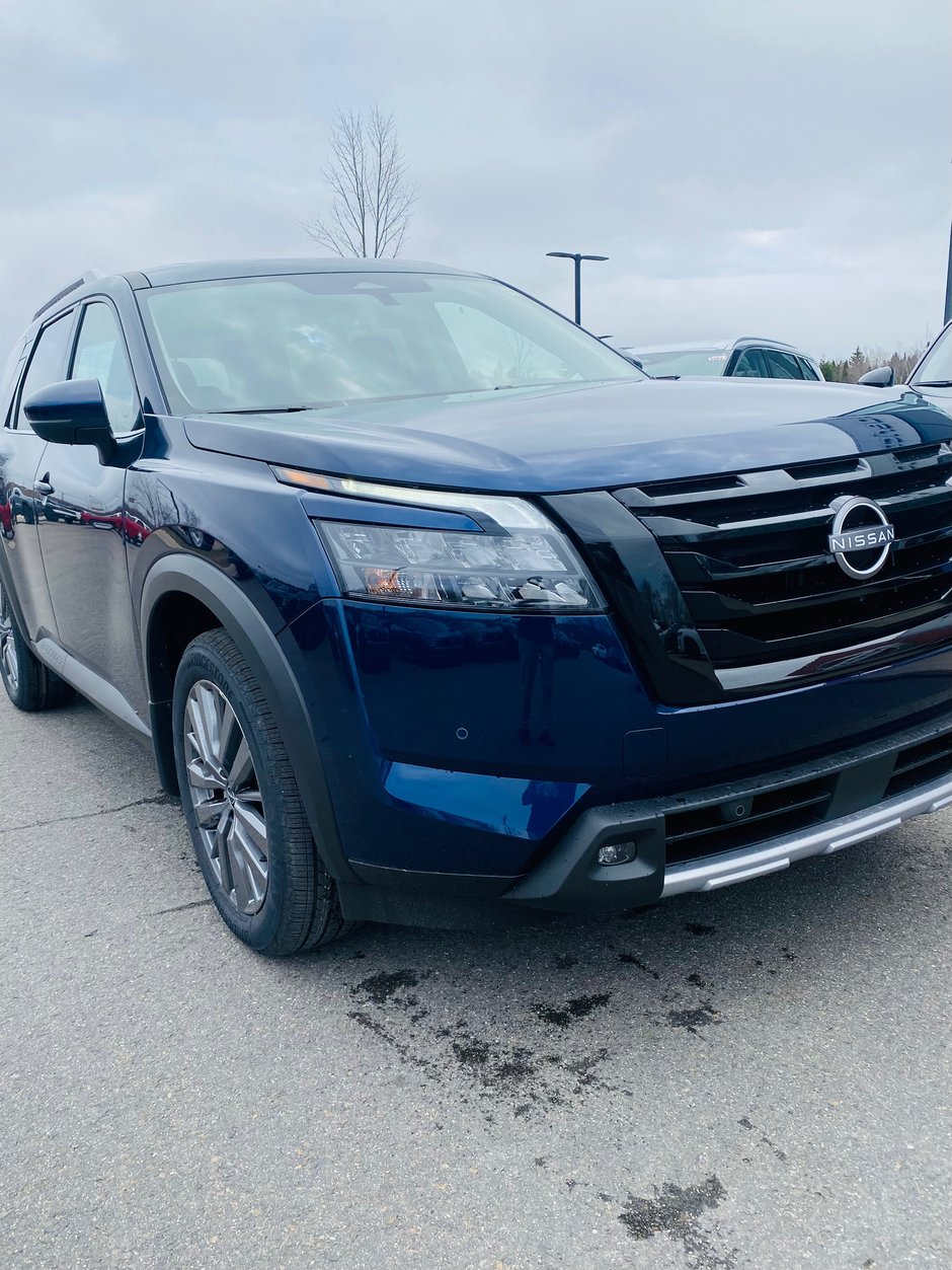 Nissan Pathfinder SL 2025