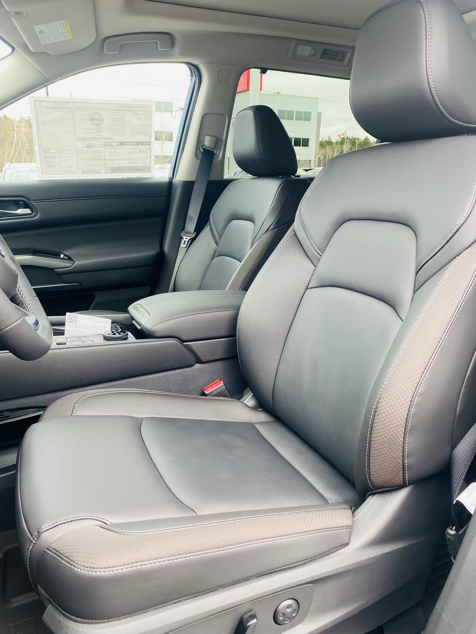 Nissan Pathfinder SL 2025