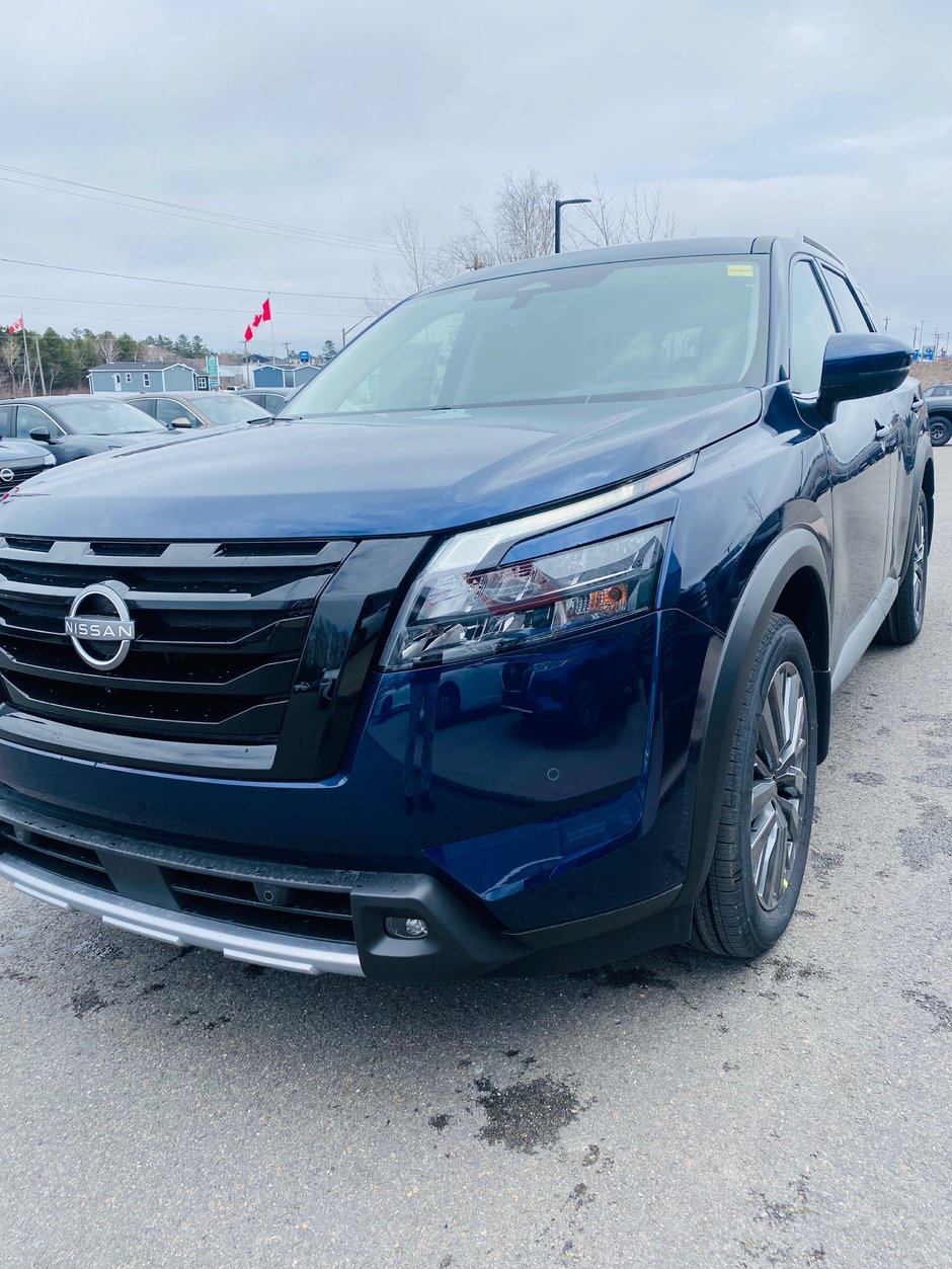 Nissan Pathfinder SL 2025