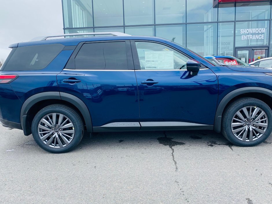 Nissan Pathfinder SL 2025