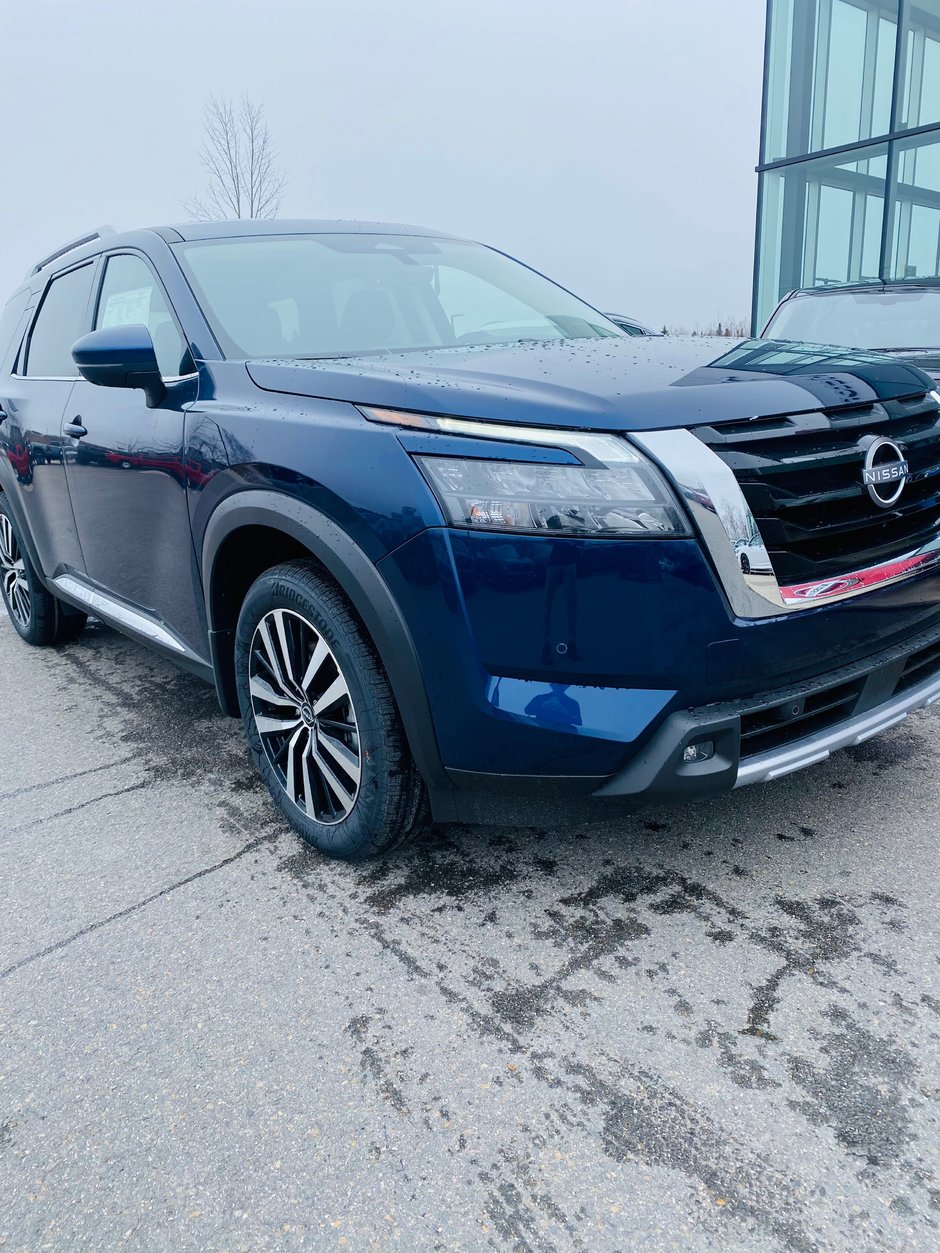 Nissan Pathfinder PLATINUM 2025