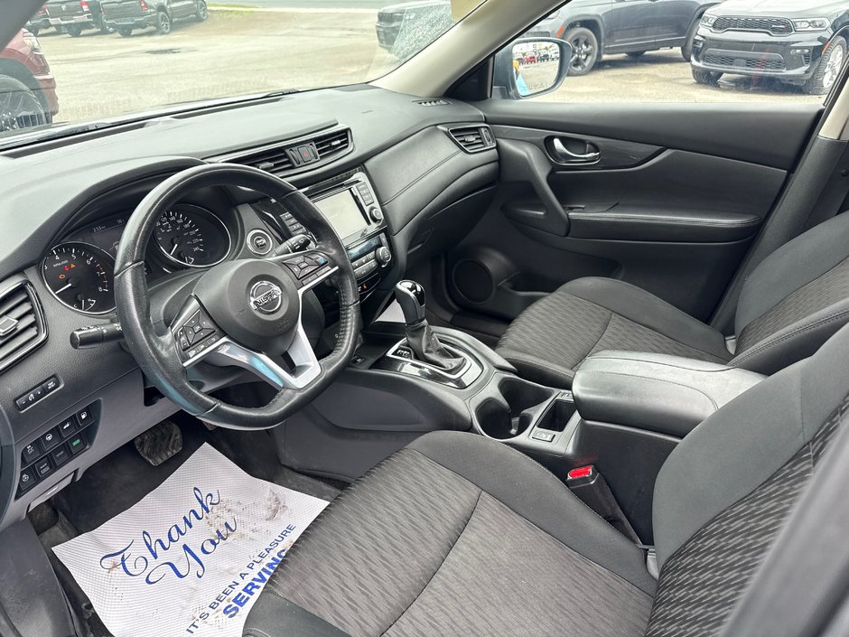 2019 Nissan Rogue SV with tech package
