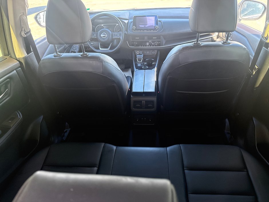 2023 Nissan Rogue SV midnight edition Fully loaded, leather sunroof, NAV black edition 360 camera cameras
