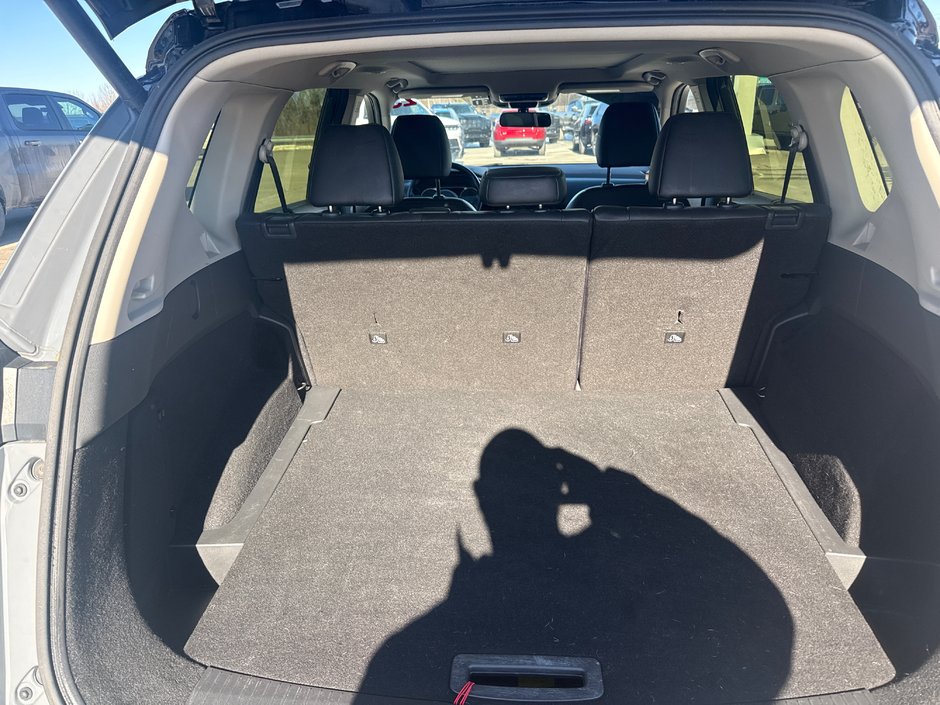 2023 Nissan Rogue SV midnight edition Fully loaded, leather sunroof, NAV black edition 360 camera cameras