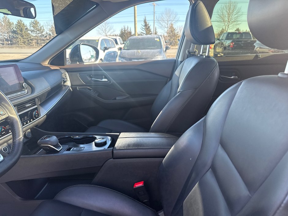 2023 Nissan Rogue SV midnight edition Fully loaded, leather sunroof, NAV black edition 360 camera cameras