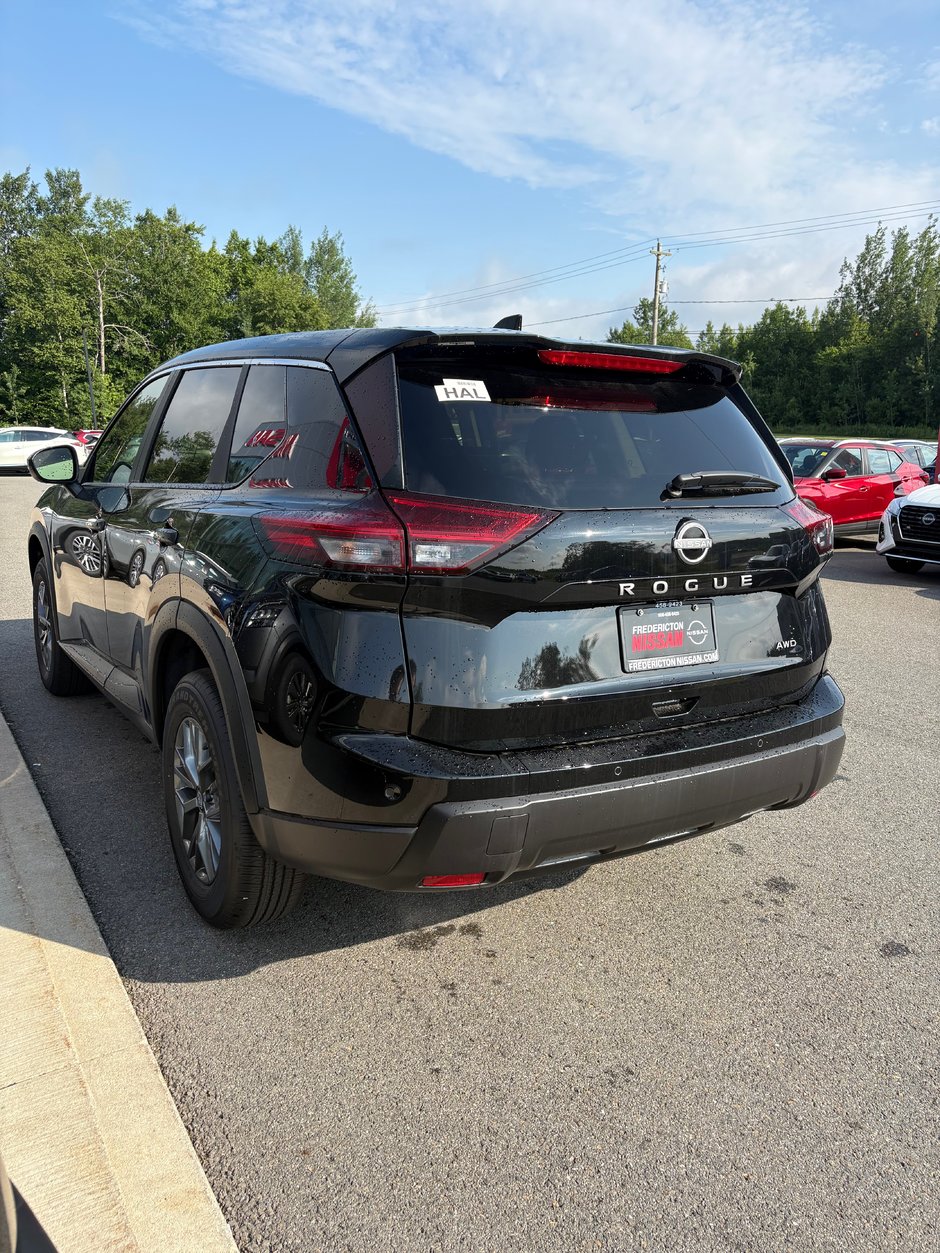 Nissan Rogue S 2025