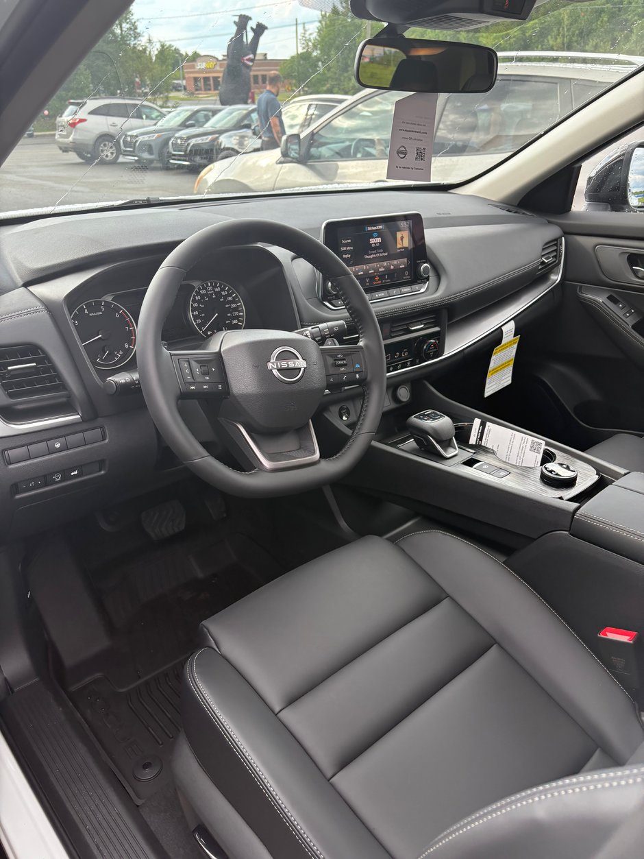 Nissan Rogue MIDNIGHT EDITION 2025