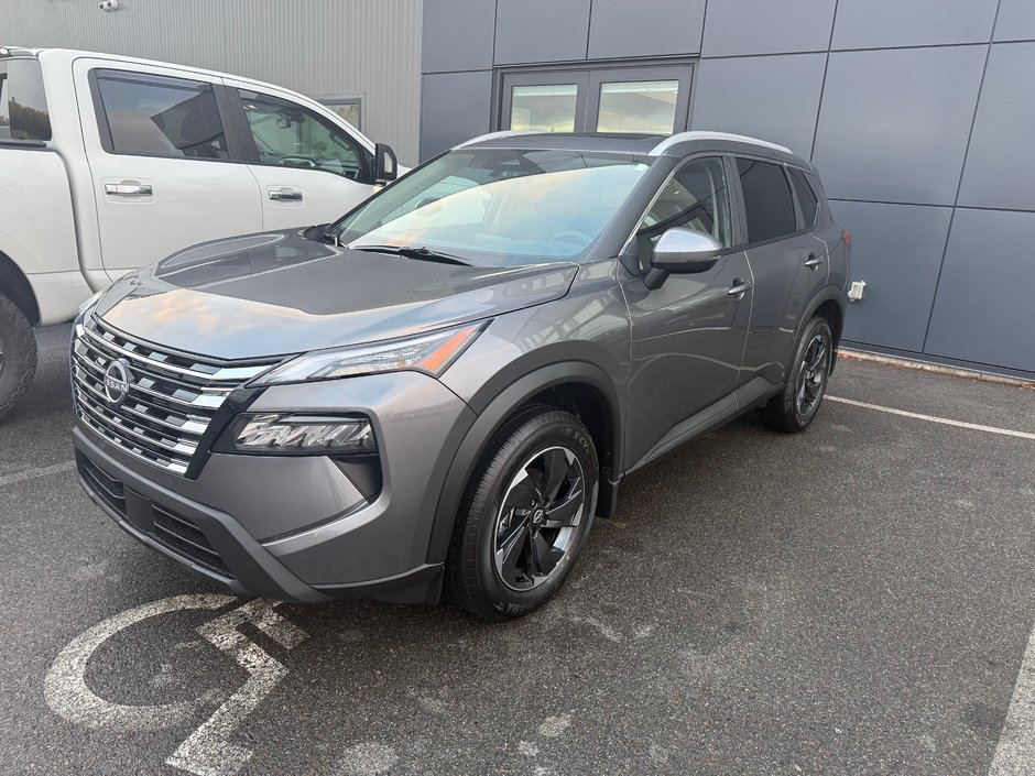 2026 Nissan ROGUE SV MOONROOF