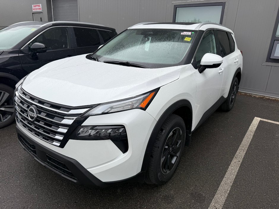 2026 Nissan ROGUE SV MOONROOF