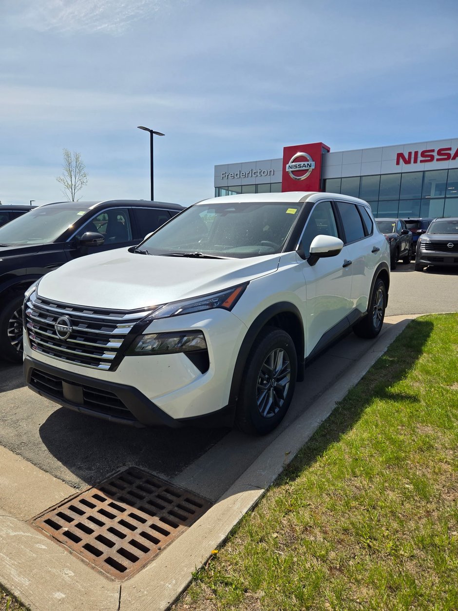 Nissan ROGUE S 2026