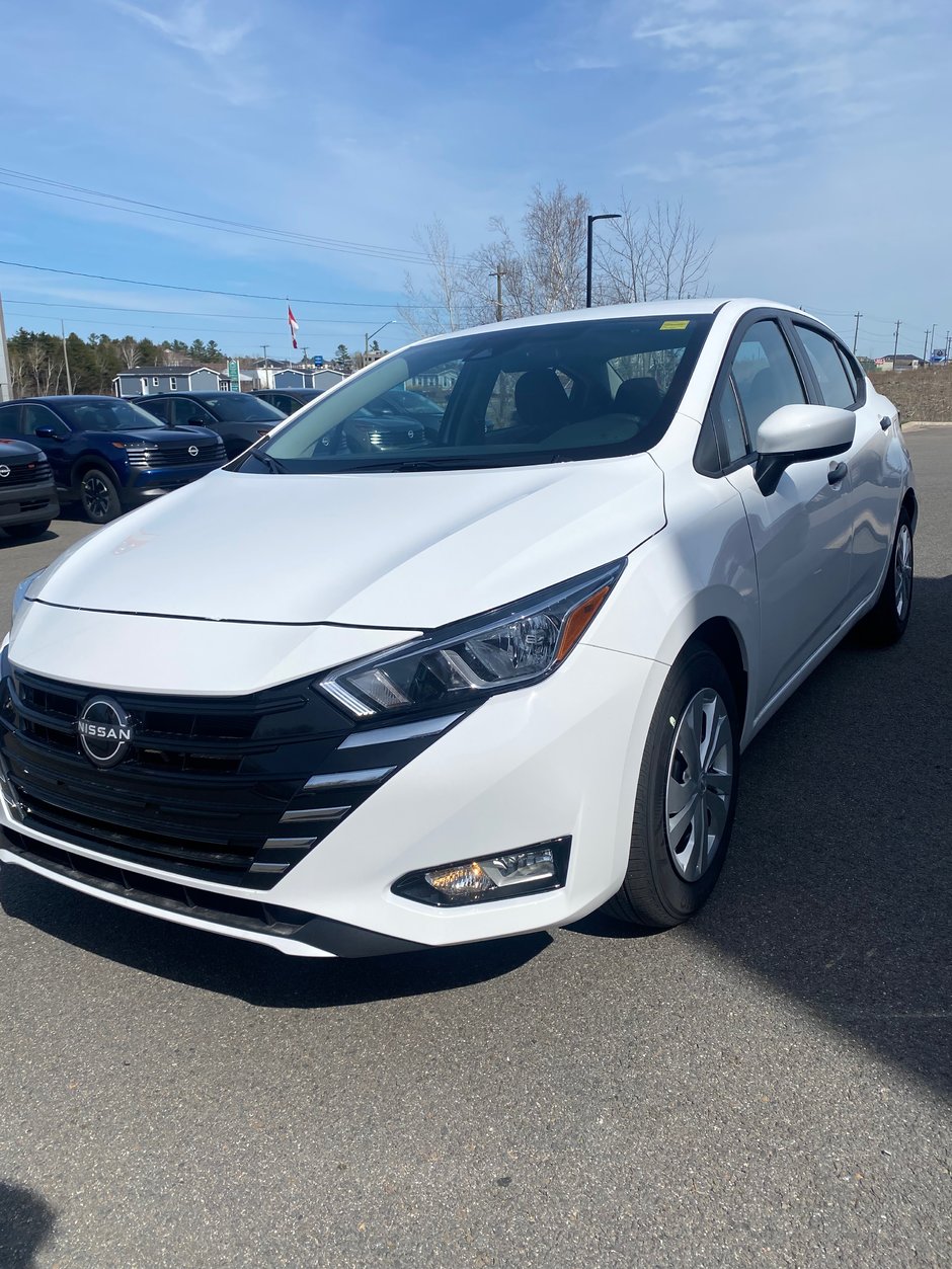 Nissan Versa S 2025