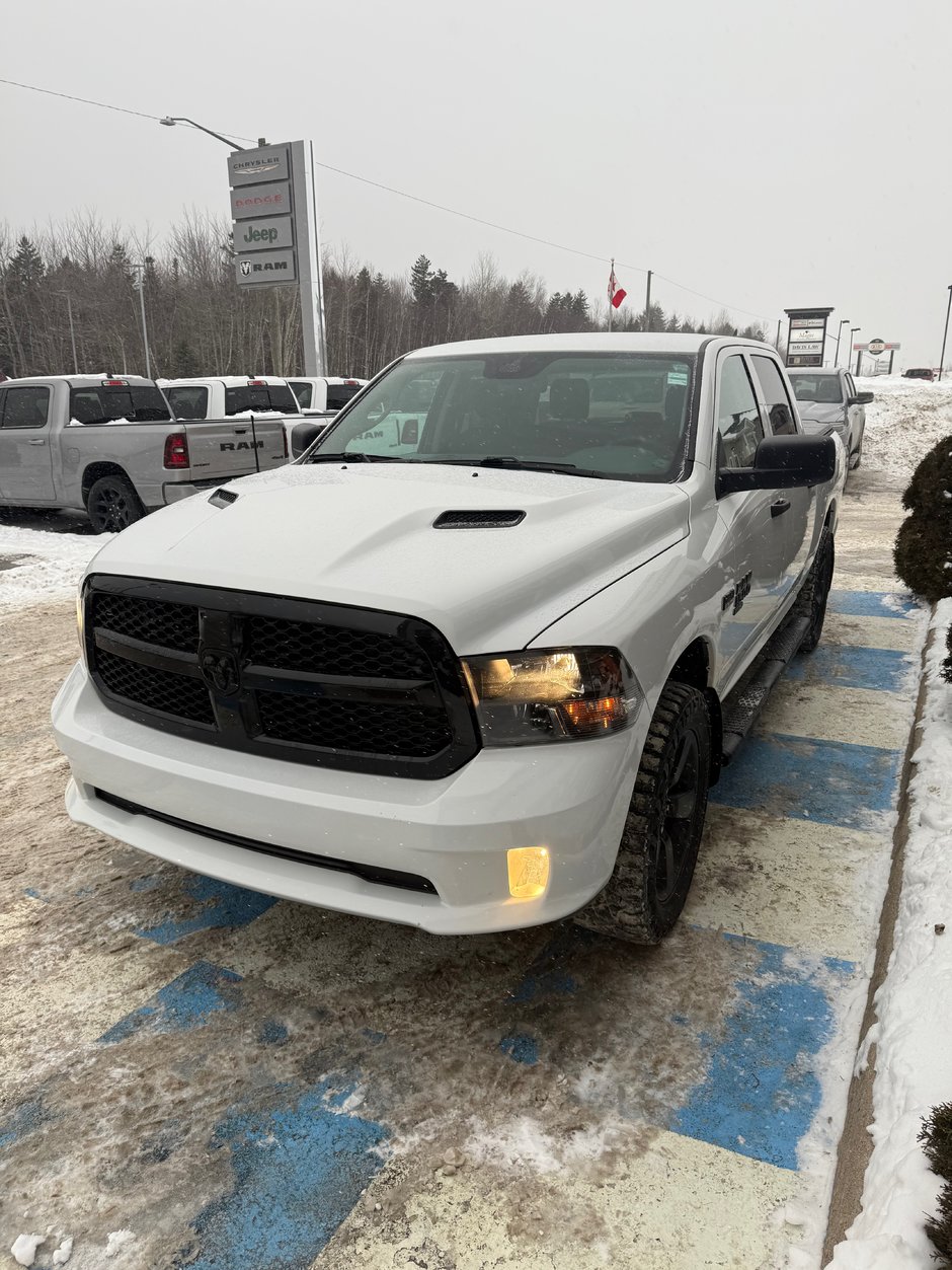 Ram 1500 Classic EXPRESS 2020