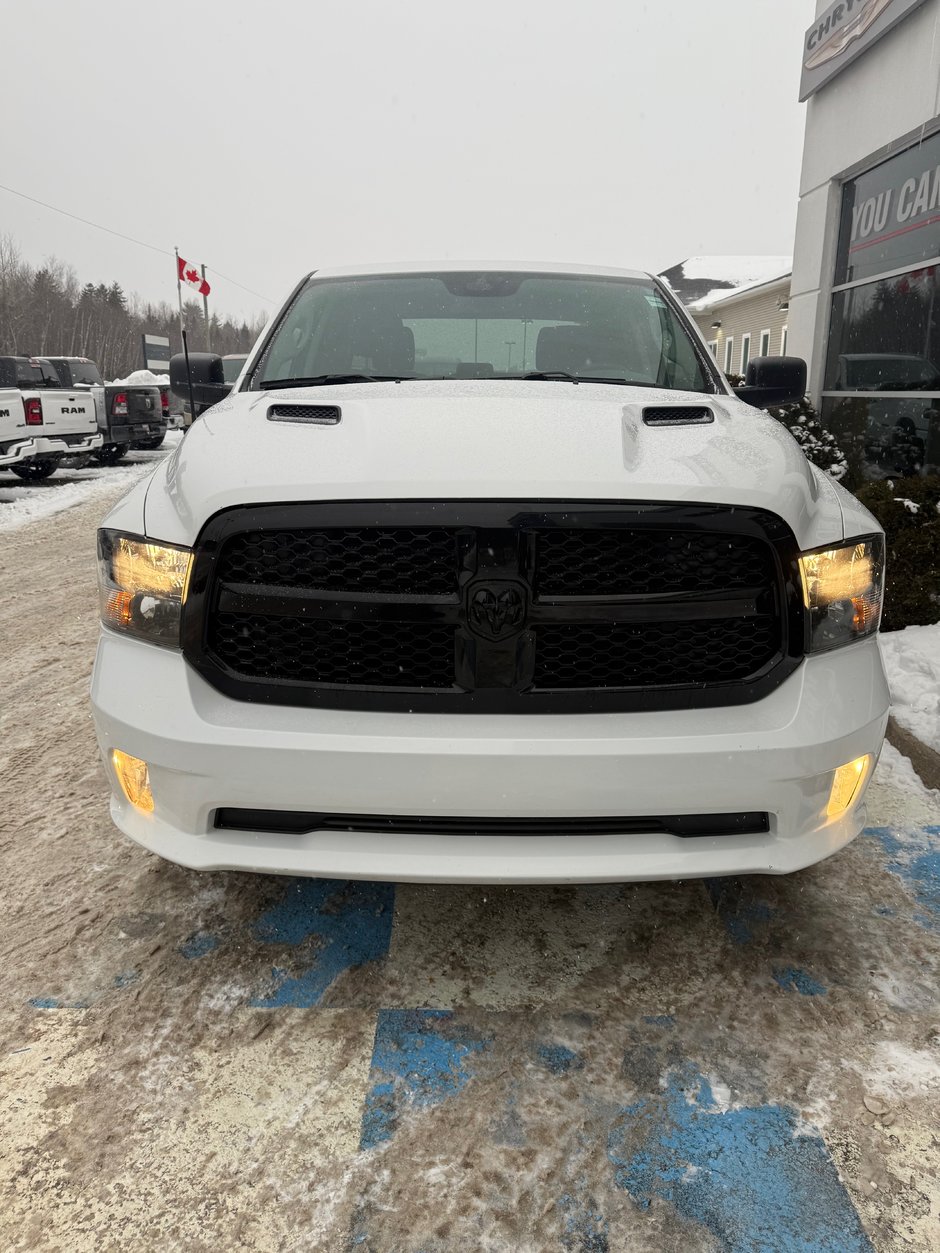 Ram 1500 Classic EXPRESS 2020